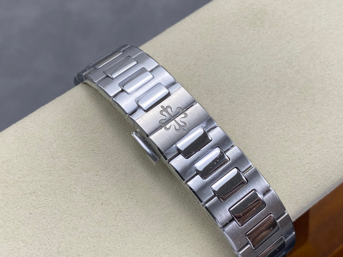 Nautilus 7118 Ladies SS DDF 1:1 Best Edition Gray Dial On SS Bracelet Super Clone DD324