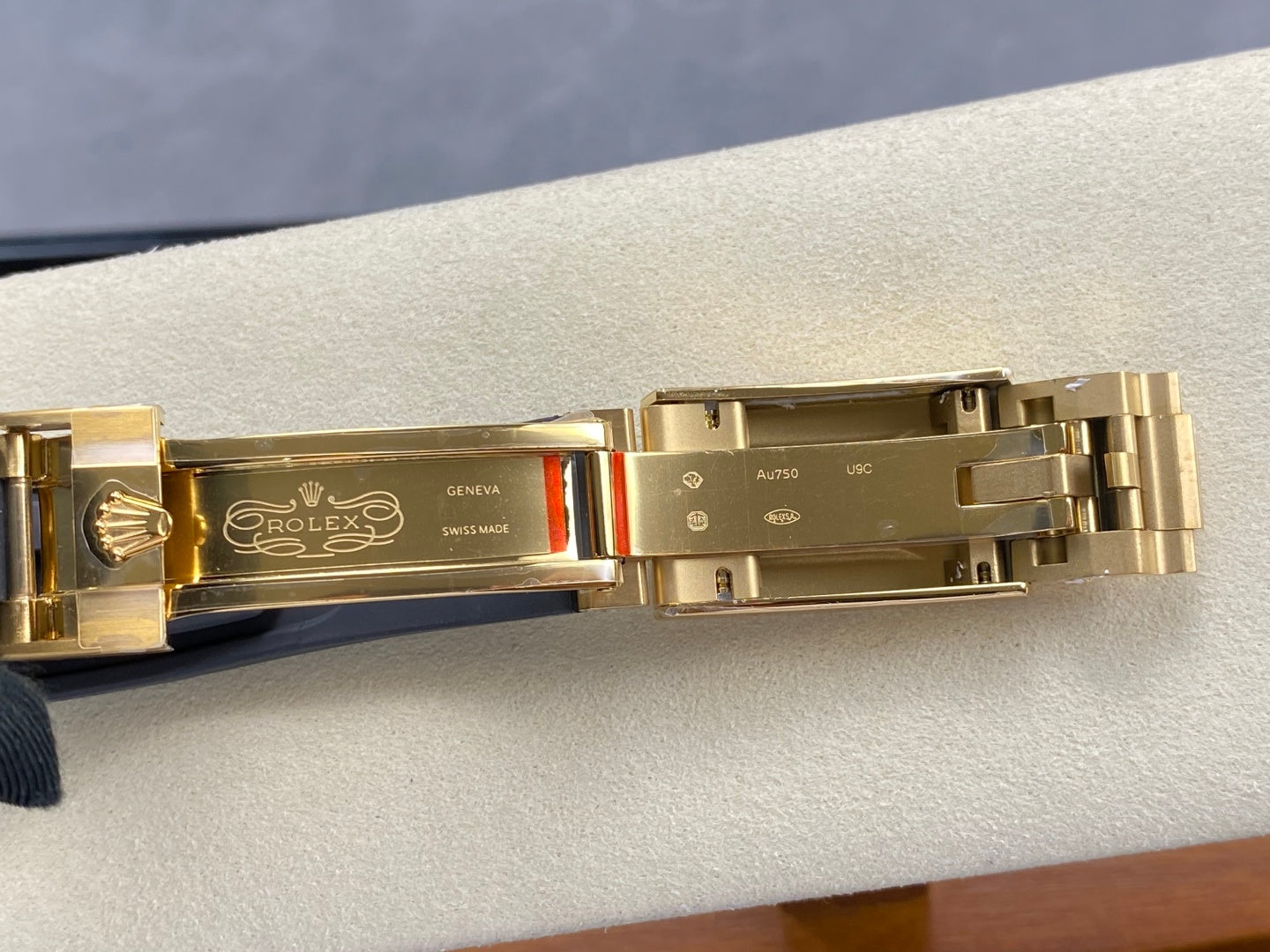 Daytona 126518 UFO 1:1 Best Edition YG Dial on Oysterflex Strap UF4131 (Free Sprung)